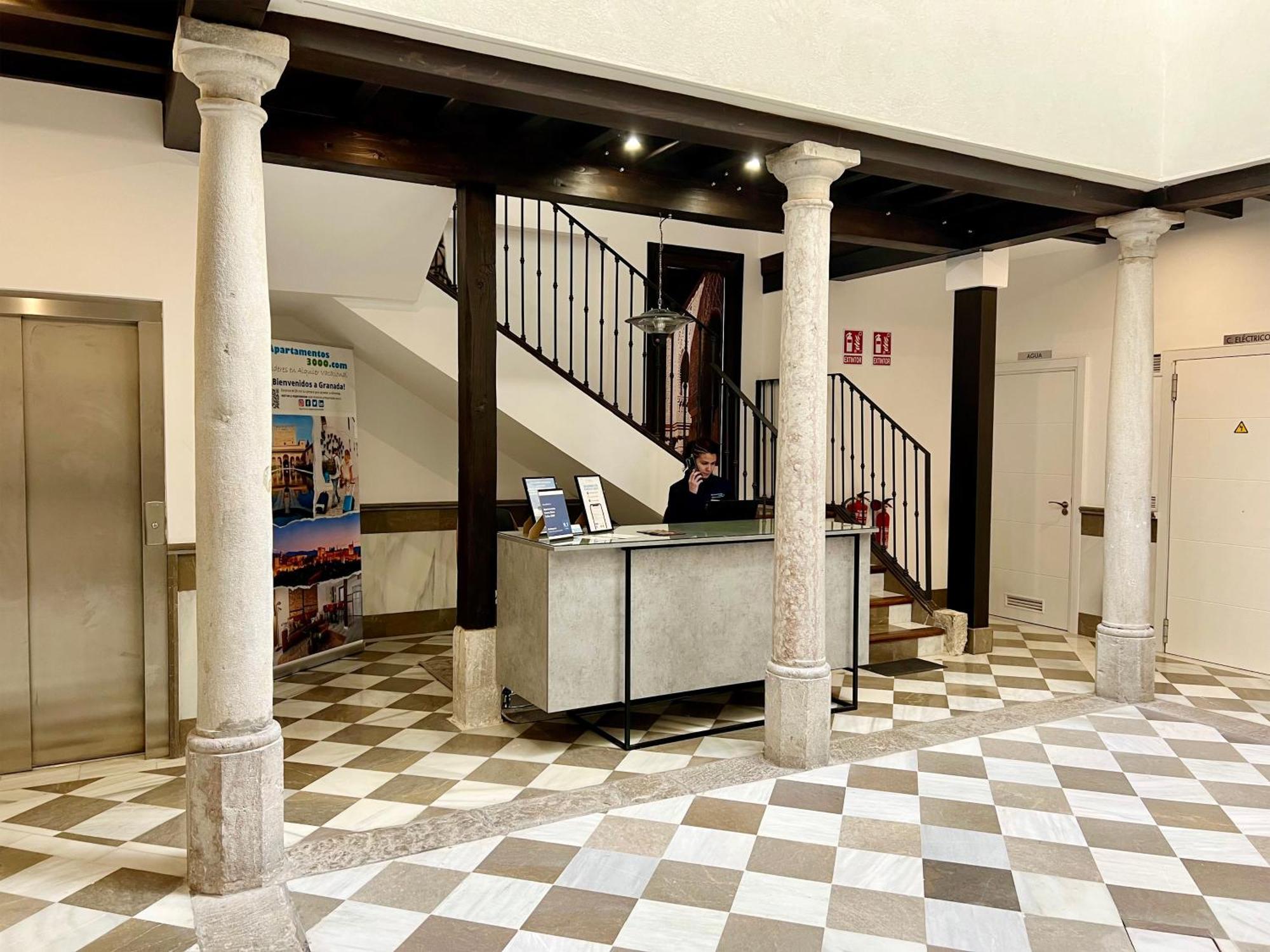 Apartament Puerta Elvira 3000 *